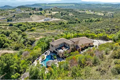 21128 Via Los Laureles, Murrieta, CA 92562 - Photo 2