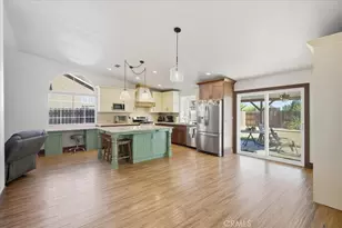 19250 Henshaw Ct, Lake Elsinore, CA 92530 - Photo 10