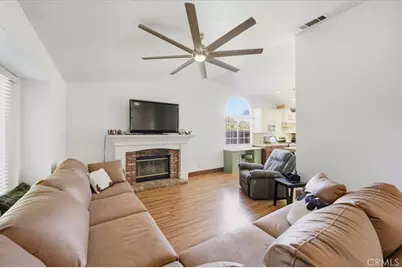 19250 Henshaw Ct, Lake Elsinore, CA 92530 - Photo 4