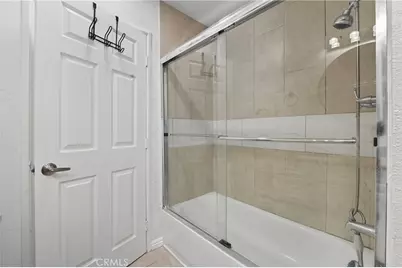 4539 E 53rd St, Maywood, CA 90270 - Photo 18