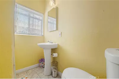 4539 E 53rd St, Maywood, CA 90270 - Photo 24