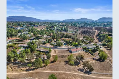 30770 Avenida Buena Suerte, Temecula, CA 92591 - Photo 6