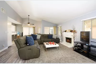 752 Torino, San Jacinto, CA 92583 - Photo 8