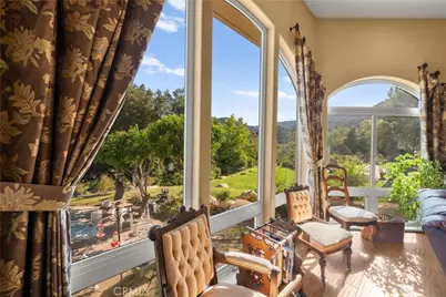 22285 Bear Creek Drive, Murrieta, CA 92562 - Photo 4