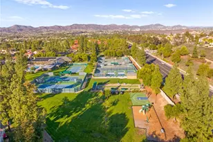 22285 Bear Creek Dr, Murrieta, CA 92562 - Photo 42