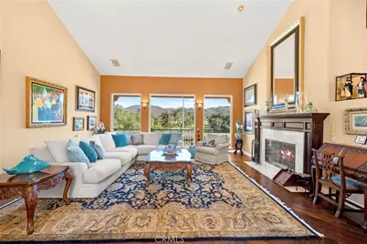 22285 Bear Creek Drive, Murrieta, CA 92562 - Photo 8