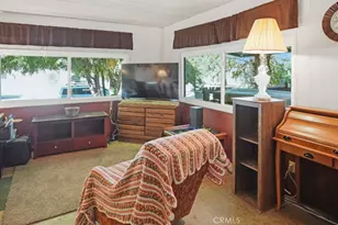 25346 Wanda Ln, Hemet, CA 92544 - Photo 16