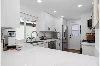 803 Skysail Avenue, Carlsbad, CA 92011 - Photo 2