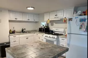 260 N Lyon, Hemet, CA 92543 - Photo 2