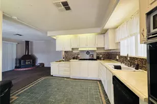 1525 W Oakland Ave, Hemet, CA 92543 - Photo 6