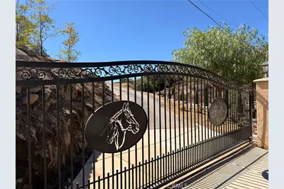 32360 Navajo Road, Wildomar, CA 92595 - Photo 36