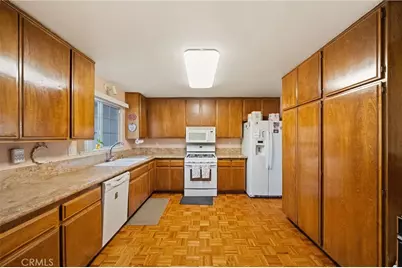 8215 Tamarind Lane, Jurupa Valley, CA 92509 - Photo 14