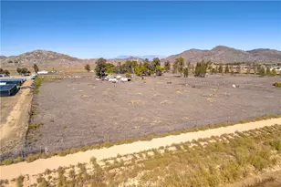 31125 Golden Vly Dr, Winchester, CA 92596 - Photo 14