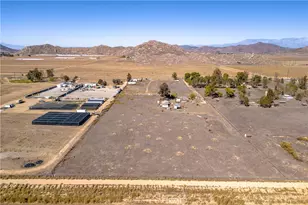 31125 Golden Vly Dr, Winchester, CA 92596 - Photo 10