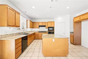 52982 Sweet Juliet Ln, Lake Elsinore, CA 92532 - Photo 14