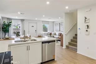 6393 Sierra Vis Ln, Fontana, CA 92336 - Photo 10