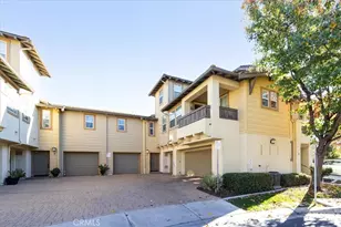 41548 Blue Canyon, Murrieta, CA 92562 - Photo 2