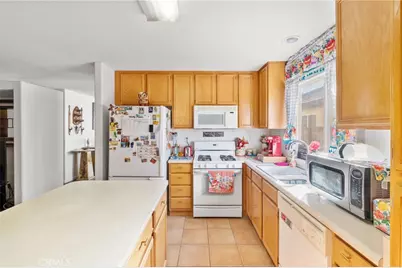 1619 Elmbridge Lane, Hemet, CA 92545 - Photo 14