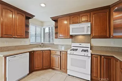 24385 Via Las Junitas, Murrieta, CA 92562 - Photo 8