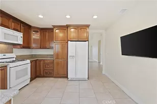 24385 Via Las Junitas, Murrieta, CA 92562 - Photo 12