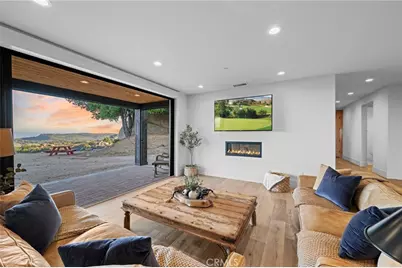 41950 Hacienda Dr, Murrieta, CA 92562 - Photo 2