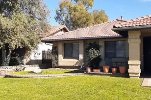 1484 Pepper Tree Dr, Hemet, CA 92543 - Photo 2