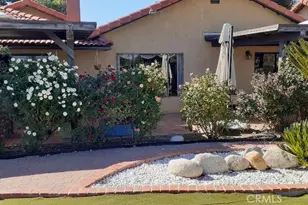 1484 Pepper Tree Dr, Hemet, CA 92545 - Photo 4