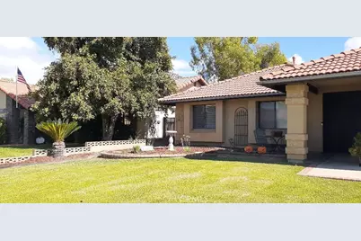 1484 Pepper Tree Drive, Hemet, CA 92543 - Photo 2