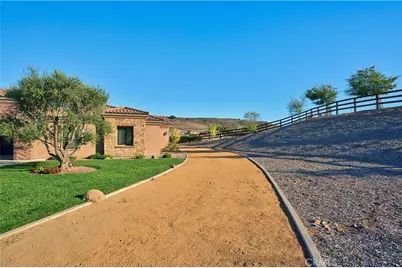 39760 Amber Court, Murrieta, CA 92562 - Photo 46