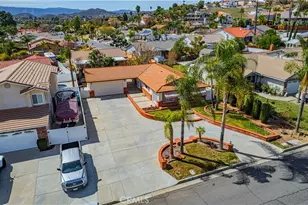 29871 Sloop Dr, Canyon Lake, CA 92587 - Photo 2