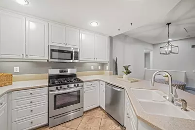 41710 Woodridge Avenue #2, Murrieta, CA 92562 - Photo 8