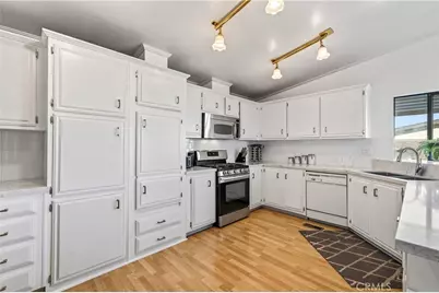 1300 W Menlo #163, Hemet, CA 92543 - Photo 8