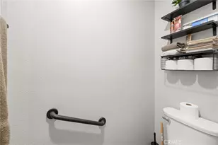 39795 Old Carriage, Murrieta, CA 92563 - Photo 32