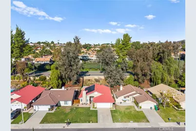 39795 Old Carriage, Murrieta, CA 92563 - Photo 10