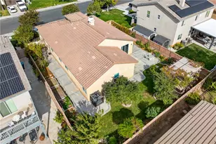 31619 Umbria Ln, Winchester, CA 92596 - Photo 8