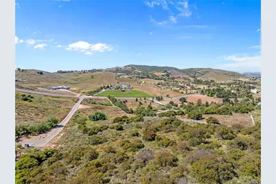 1 Avenida La Cresta, Murrieta, CA 92562 - Photo 8