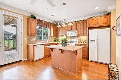 8061 Mickelson Way, Hemet, CA 92545 - Photo 12