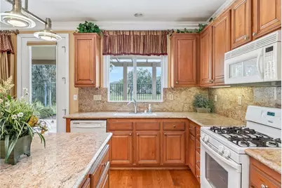 8061 Mickelson Way, Hemet, CA 92545 - Photo 8