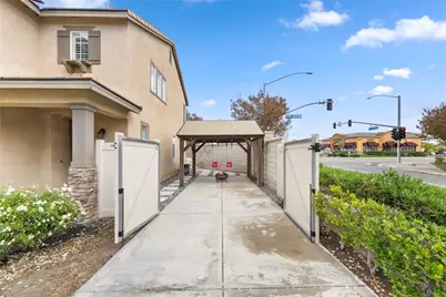 26586 Weston Hills Drive, Murrieta, CA 92563 - Photo 10