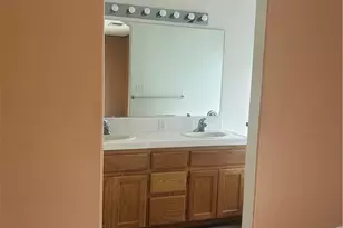 10622 Yosemite Falls Ave, Bakersfield, CA 93312 - Photo 14