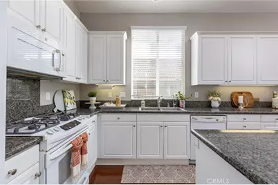 36205 Coffee Tree Place, Murrieta, CA 92562 - Photo 10