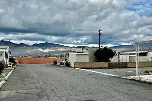 881 N Lake St, Hemet, CA 92544 - Photo 20