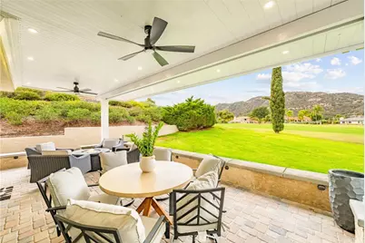38521 Glen Abbey, Murrieta, CA 92562 - Photo 10