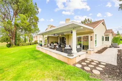 38521 Glen Abbey, Murrieta, CA 92562 - Photo 18