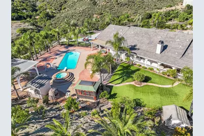 35751 Avenida La Cresta, Murrieta, CA 92562 - Photo 6