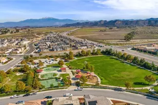 29460 Bamboo Ct, Winchester, CA 92596 - Photo 40