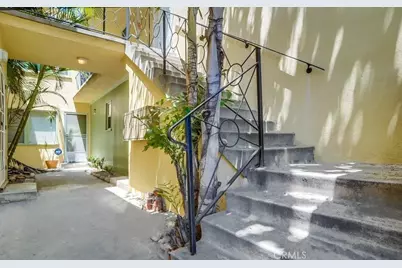 219 Esperanza Ave #7, Long Beach, CA 90802 - Photo 2