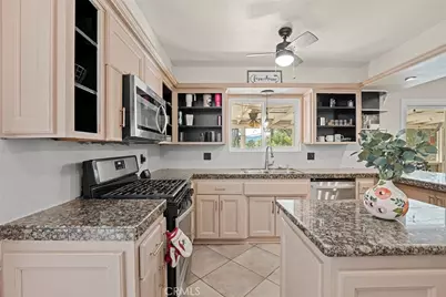 40069 Newport, Hemet, CA 92543 - Photo 12