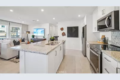 16164 Lumia Way, Fontana, CA 92336 - Photo 8