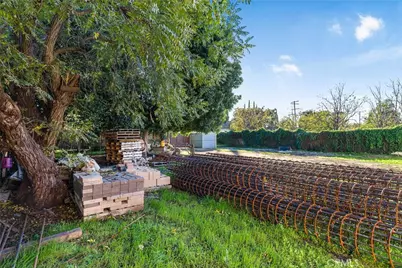 17806 Erwin St, Encino, CA 91316 - Photo 38